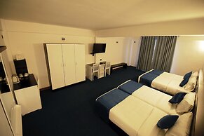 Single Tree Mount Hotel