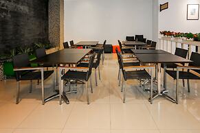 Capital O 93347 Glodok Inn By NAM Near Glodok Plaza