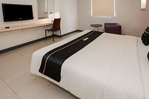 Capital O 93347 Glodok Inn By NAM Near Glodok Plaza