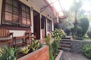 OYO 93358 Sukamulya Homestay
