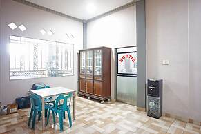 OYO 93355 Maestro Home Syariah