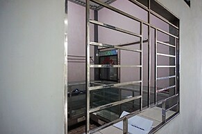 OYO 93355 Maestro Home Syariah