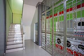 OYO 93355 Maestro Home Syariah