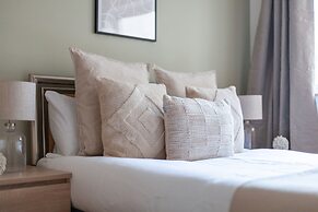 The London Bridge Collection