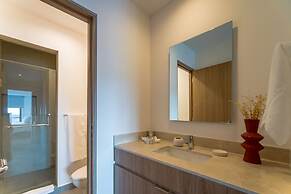 Tower Indico by Casago