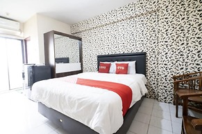 OYO 93369 Apartemen Gateway Cicadas By Qq Rent 2