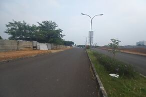 OYO 93373 Apartement Sentraland Karawang By Gs