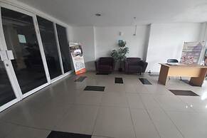 OYO 93373 Apartement Sentraland Karawang By Gs