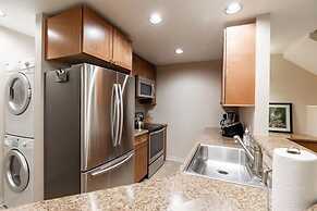 17 Vail Road 3 Bedroom Condo by RedAwning