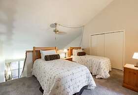 17 Vail Road 3 Bedroom Condo by RedAwning