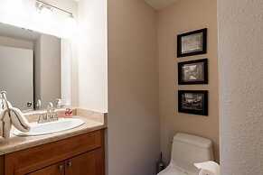 17 Vail Road 3 Bedroom Condo by RedAwning