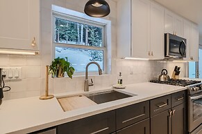 New Listing! Quandary View Retreat 3 Bedroom Home by RedAwning