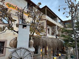 Aysel Inn House