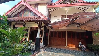 SPOT ON 93376 Roemah Ambarrukma 185 Syariah