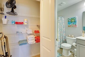 Sweet Dreamin Townhome ~ 7 Mi to Beach!