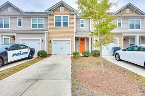 Sweet Dreamin Townhome ~ 7 Mi to Beach!