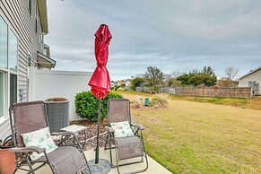 Sweet Dreamin Townhome ~ 7 Mi to Beach!
