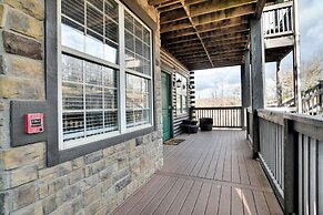 Branson Condo w/ Pool Near Silver Dollar City!