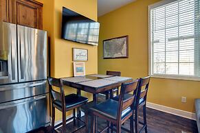 Branson Condo w/ Pool Near Silver Dollar City!