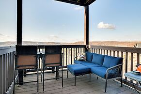 Branson Condo w/ Pool Near Silver Dollar City!