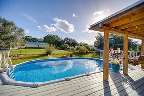 Moore Haven Getaway w/ Deck & Private Pool