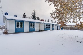 Spacious Fairbanks Home w/ Fireplaces!