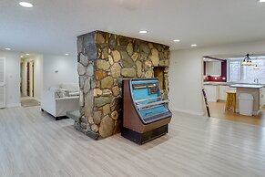 Spacious Fairbanks Home w/ Fireplaces!