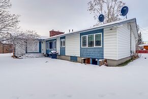 Spacious Fairbanks Home w/ Fireplaces!