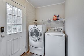 Pet-friendly Home ~ 10 Mi to Hocking Hills!