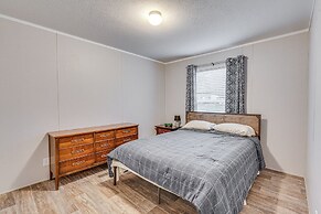 Pet-friendly Home ~ 10 Mi to Hocking Hills!