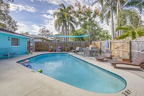 Largo Family Oasis: Private Pool & Hot Tub!