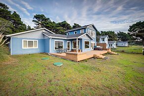 The Lighthouse: 3 Acre Port Orford Oceanfront Home