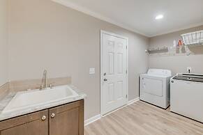 Family-friendly Home w/ Deck Near Colonial Beach!