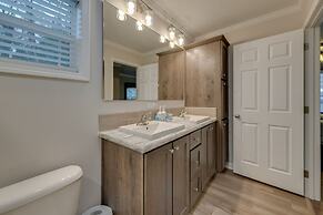 Family-friendly Home w/ Deck Near Colonial Beach!