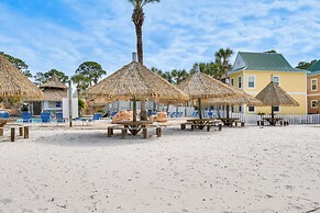 Family-friendly Pensacola Home < 1 Mi to Beach!