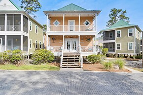 Family-friendly Pensacola Home < 1 Mi to Beach!