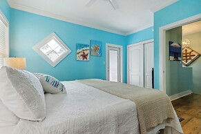 Family-friendly Pensacola Home < 1 Mi to Beach!