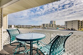 NMB Condo: Walk to the Beach or Use the Pool!