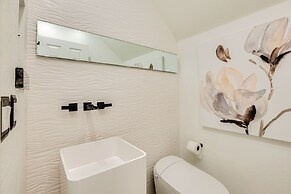 Glendale Home w/ Fire Pit Near State Farm Stadium!