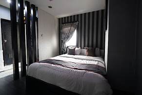 OYO 93365 Apartement Gateway By Sarana Cipta Mahakarya Ii