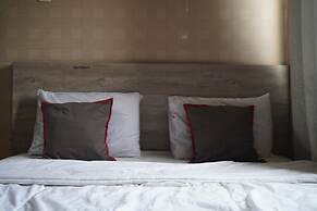 OYO 93365 Apartement Gateway By Sarana Cipta Mahakarya Ii