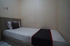 OYO 93365 Apartement Gateway By Sarana Cipta Mahakarya Ii