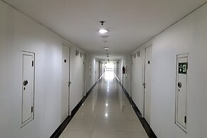 OYO 93362 Apartement Sentraland Karawang By Agung Rent