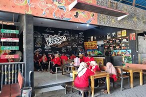 OYO 93384 New Asembagus 2