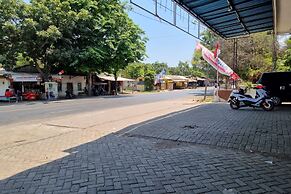 OYO 93384 New Asembagus 2