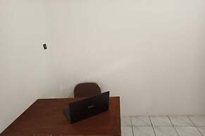 SPOT ON 93385 Penginapan Hj Lilis 2 Syariah