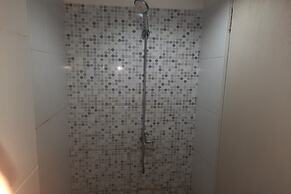 OYO 93386 Apartemen Grand Sentraland by Mira