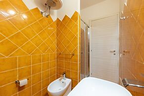 Residence with pool in Isola Rossa