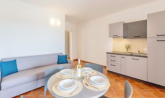 Residence with pool in Isola Rossa