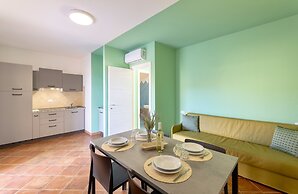 Residence with pool in Isola Rossa